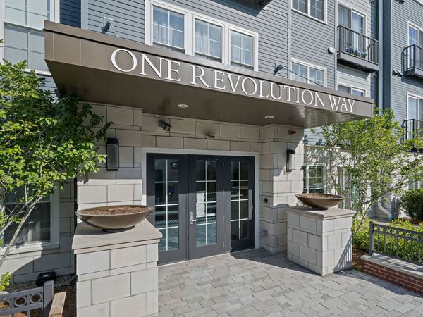 1 Revolution Way, Unit 204, Canton, MA 02021
