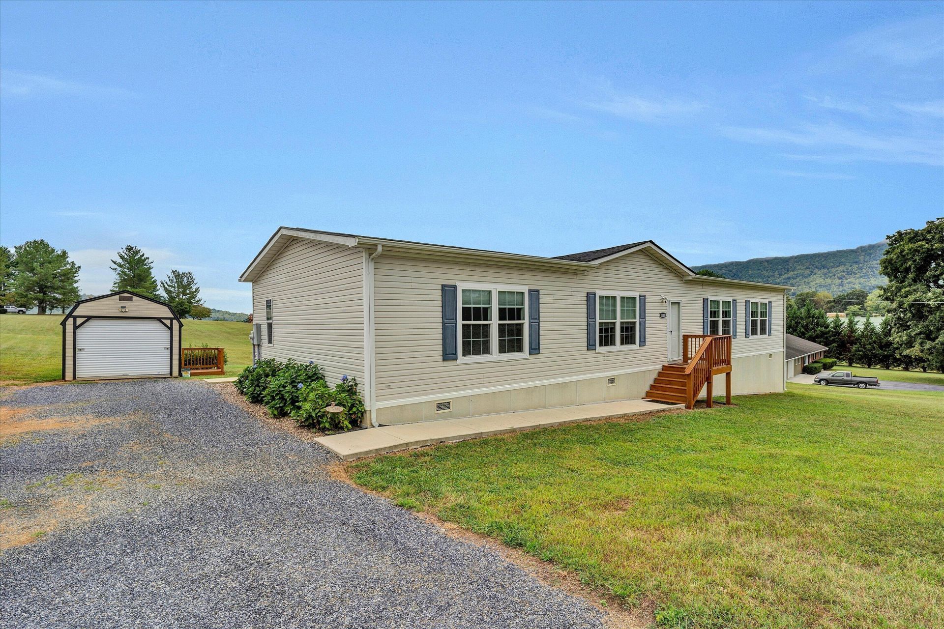 1115 Stayman Rd, Montvale, VA 24122 Main Photo