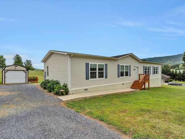 1115 Stayman RD, Montvale, VA 24122