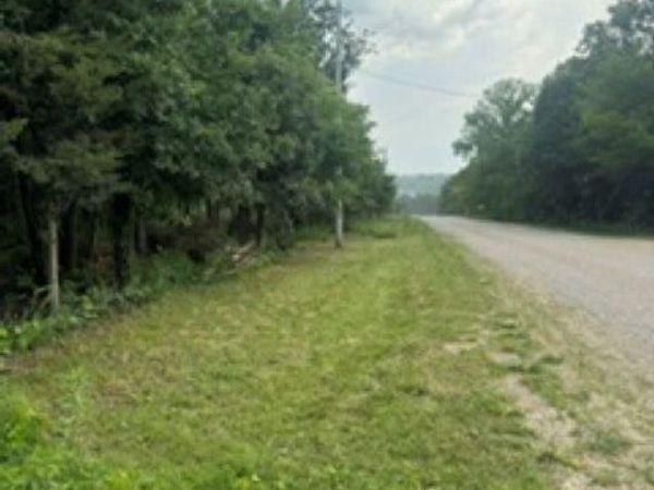 10380 Old Agency Road, Agency, IA 52501