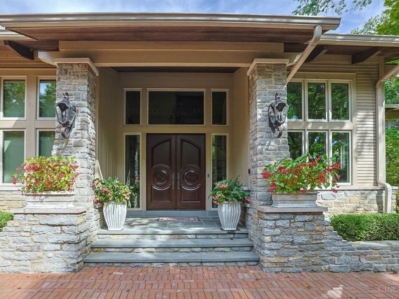 736 Elsinboro Drive, Cincinnati, OH 45226 Photo 4