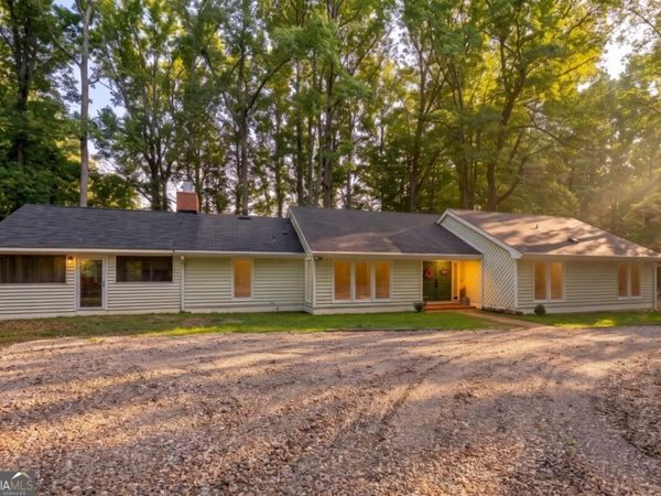925 Cleveland Road, Bogart, GA 30622