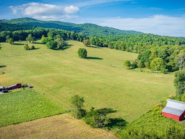 295 Lewis Cole Loop Loop, Elizabethton, TN 37643