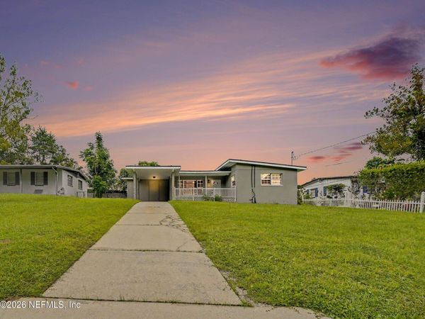 8061 DELAROCHE Drive, Jacksonville, FL 32210