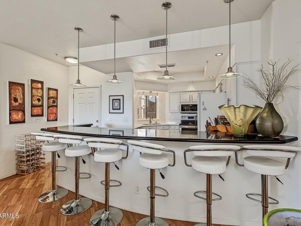 9151 W GREENWAY Road, Unit 226, Peoria, AZ 85381