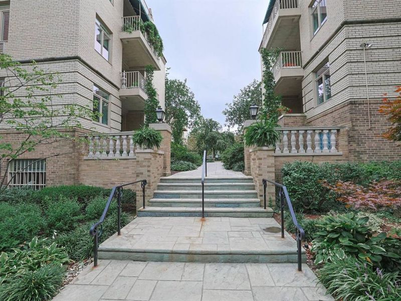 2376 Madison Road, Cincinnati, OH 45208 Photo 26
