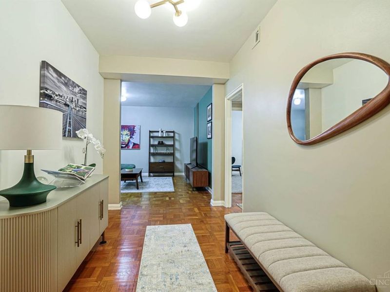 2376 Madison Road, Cincinnati, OH 45208 Photo 3