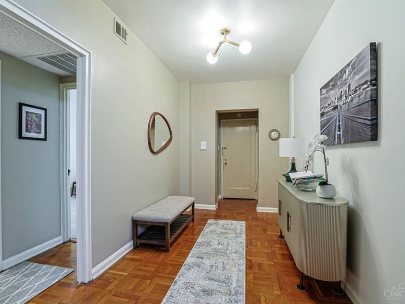 2376 Madison Road, Cincinnati, OH 45208 Photo 4