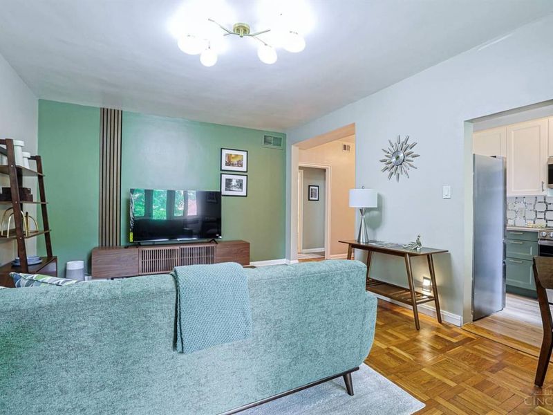 2376 Madison Road, Cincinnati, OH 45208 Photo 8