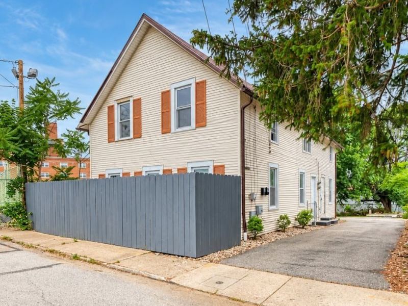 3602 Mobile Court, Cleveland, OH 44109 Photo 1