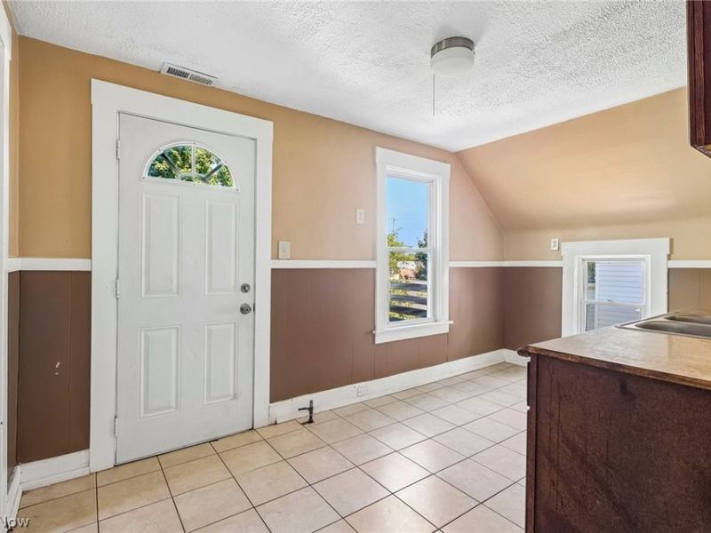3602 Mobile Court, Cleveland, OH 44109 Photo 7