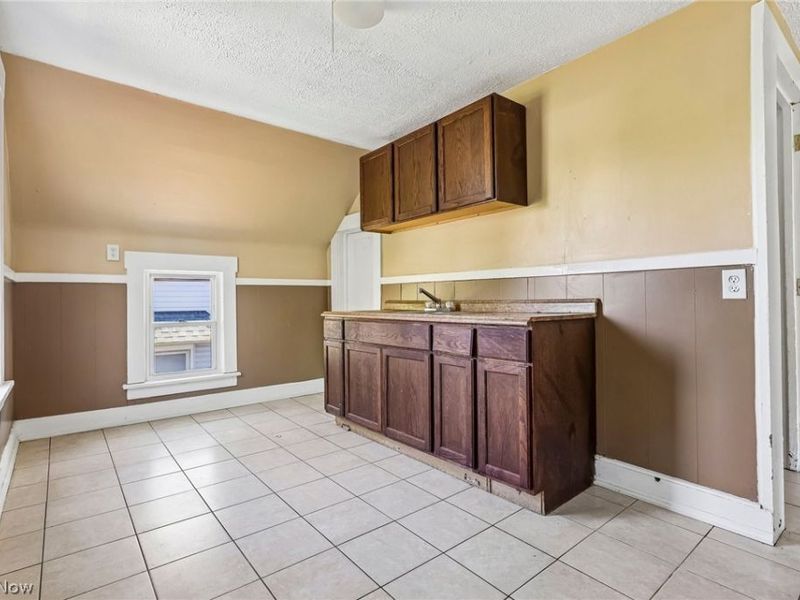 3602 Mobile Court, Cleveland, OH 44109 Photo 8