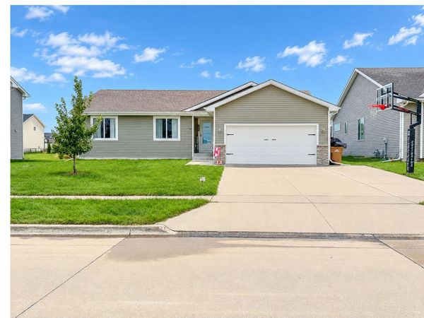 200 Summit Circle NW, Bondurant, IA 50035