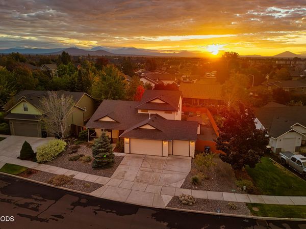 2829 NW 19th Street, Redmond, OR 97756
