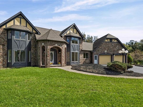 238 W Hill Est, Rochester, NY 14626