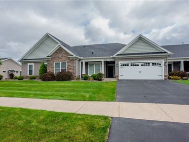 1068 Creek Field Drive, Webster, NY 14580