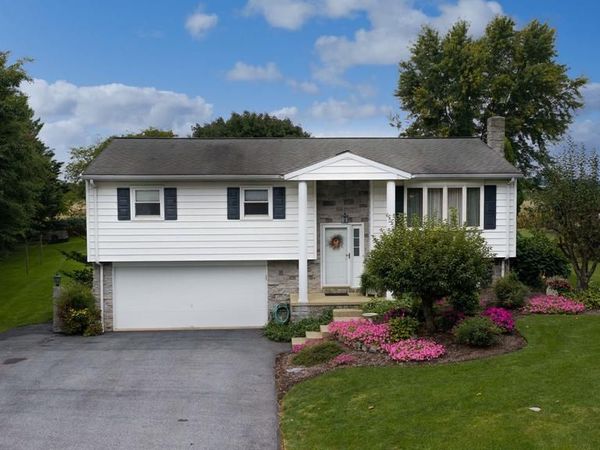 18 PINEWOOD AVENUE, EPHRATA, PA 17522