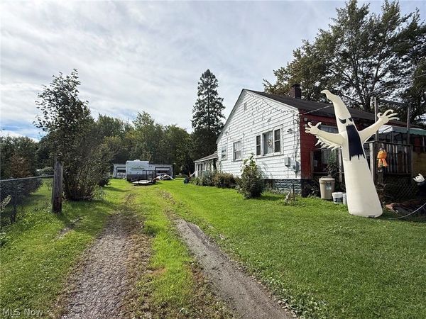 928 Mineral Springs Road , Ashtabula, OH 44004