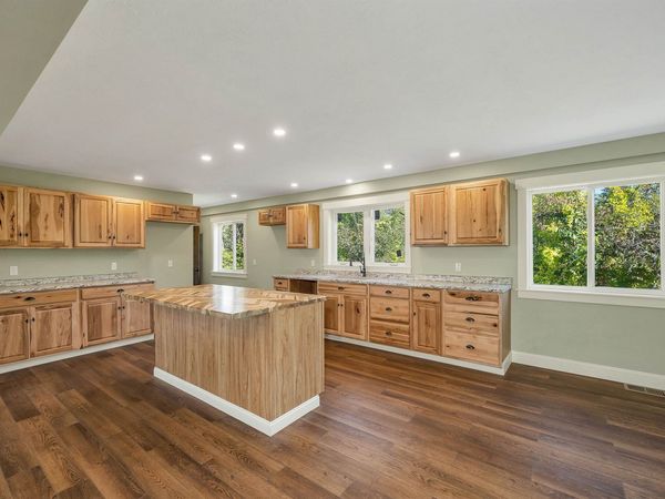 12 Lacourse Street, Plymouth, NH 03264