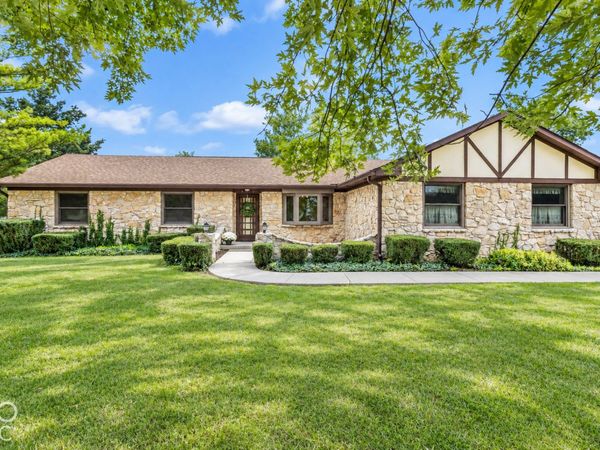 2448 S Sunrise Drive , New Palestine, IN 46163