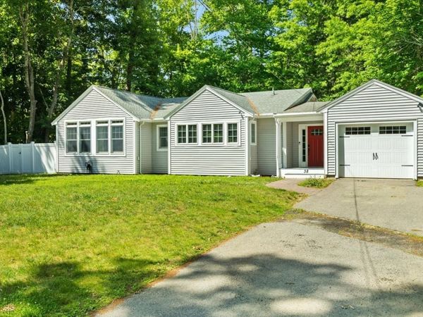 38 Fruit St, Mansfield, MA 02048