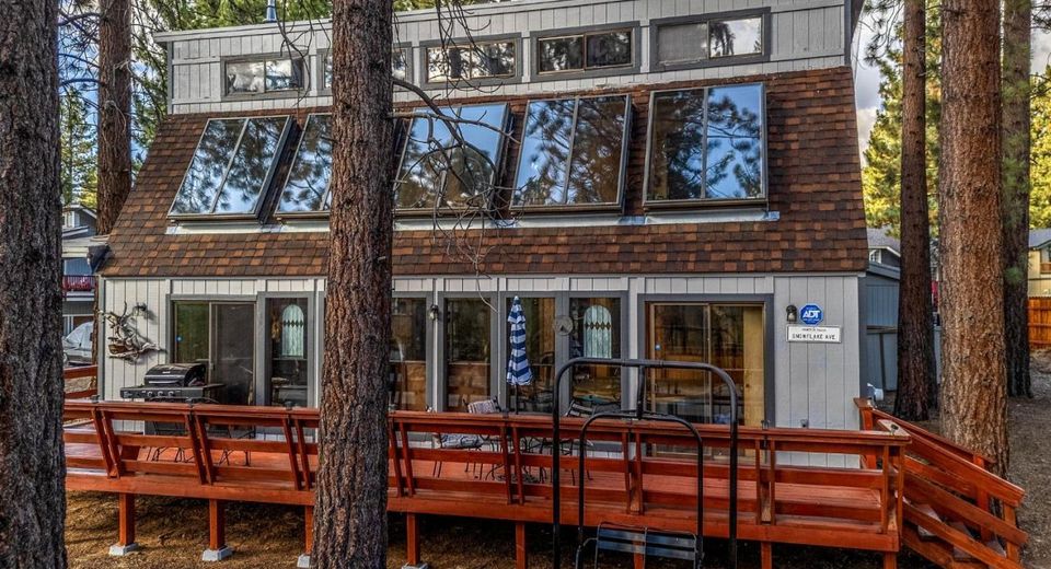 2440 Cougar Trail, South Lake Tahoe, CA 96150 Photo