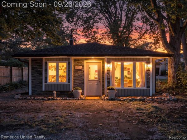 1516 Paramount Street , Novi, Mi 48377