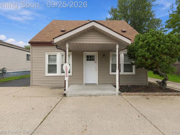 19559 E 14 Mile Road , Clinton Township, Mi 48035