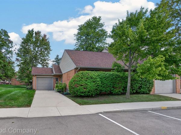3865 Old Creek Road , Troy, Mi 48084