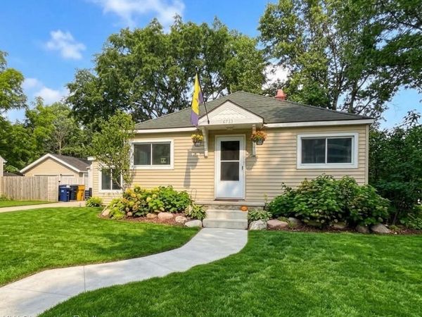 6735 Cooley Lake Road, West Bloomfield Township, Mi 48324