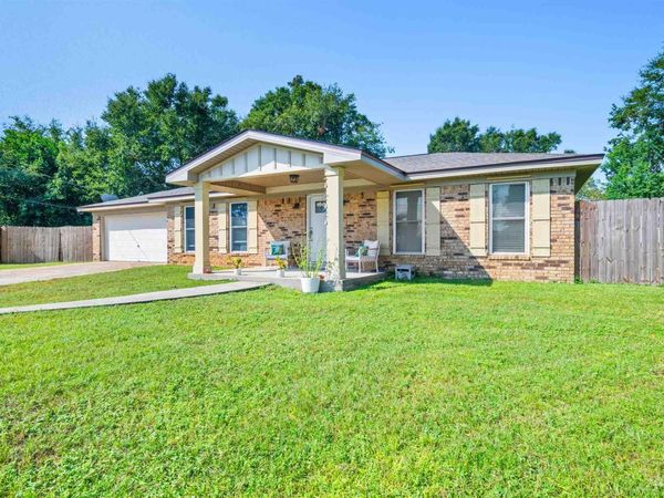 4570 Yacht Harbour Dr, Pensacola, FL 32514