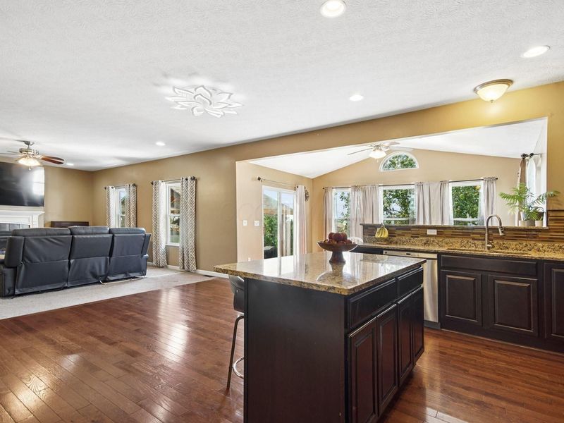 373 Puleo Drive, London, OH 43140 Photo 7
