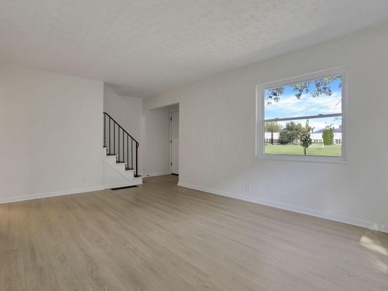 279 S Ashburton Road, Columbus, OH 43213 Photo 9