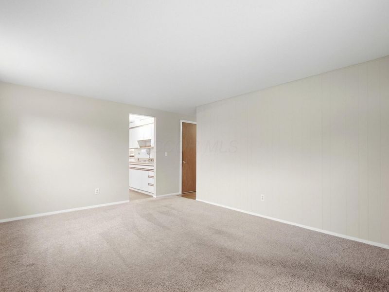3921 Harwood Road, Columbus, OH 43228 Photo 11