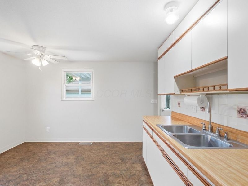 3921 Harwood Road, Columbus, OH 43228 Photo 15