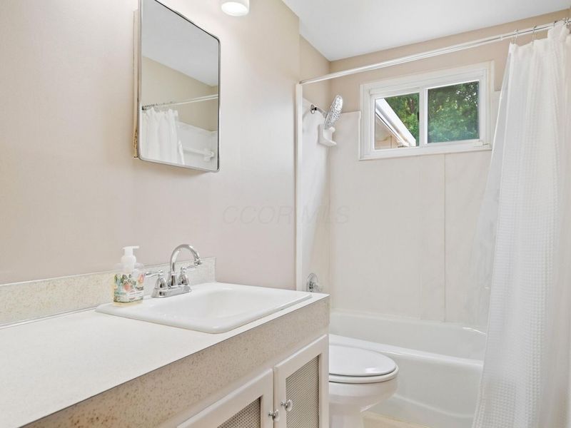 3921 Harwood Road, Columbus, OH 43228 Photo 20