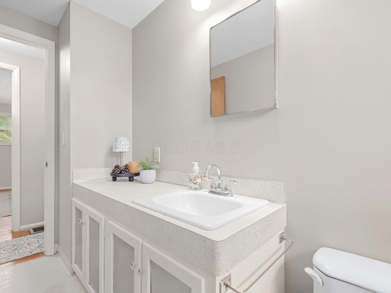 3921 Harwood Road, Columbus, OH 43228 Photo 21