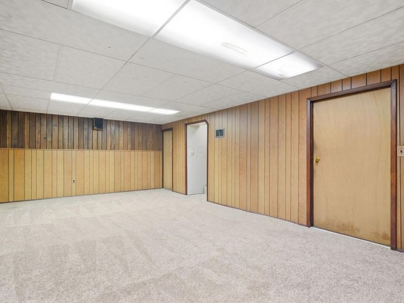 3921 Harwood Road, Columbus, OH 43228 Photo 29