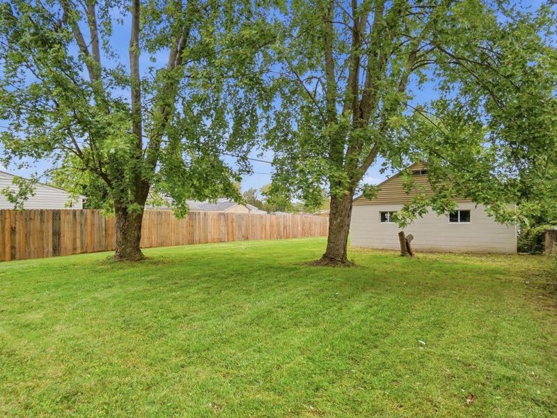 3921 Harwood Road, Columbus, OH 43228 Photo 46