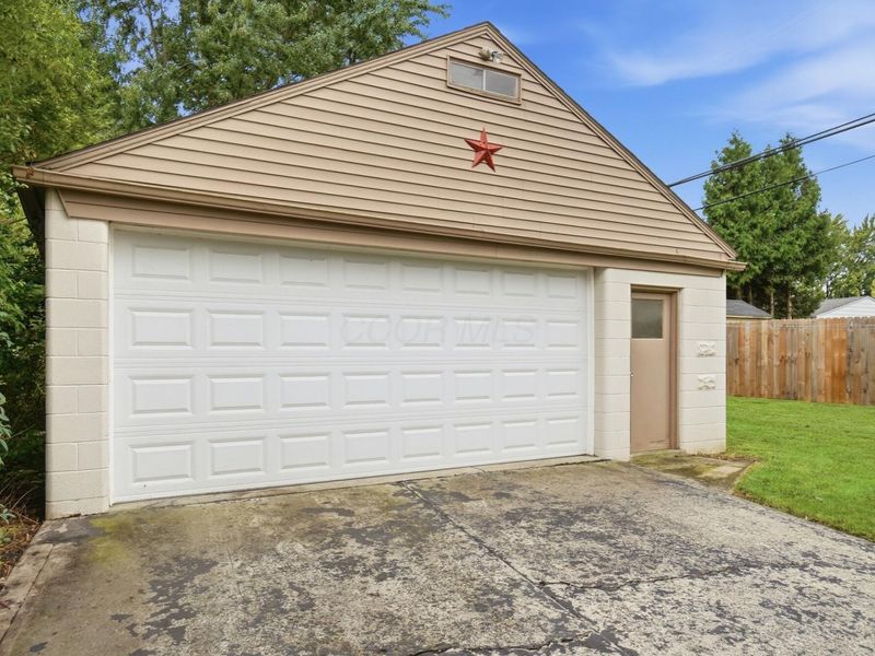 3921 Harwood Road, Columbus, OH 43228 Photo 49