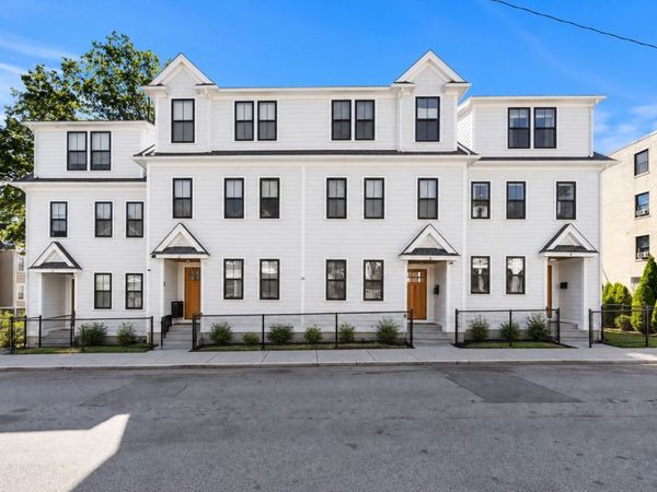 24 Bradshaw St, Unit 4, Boston, MA 02121