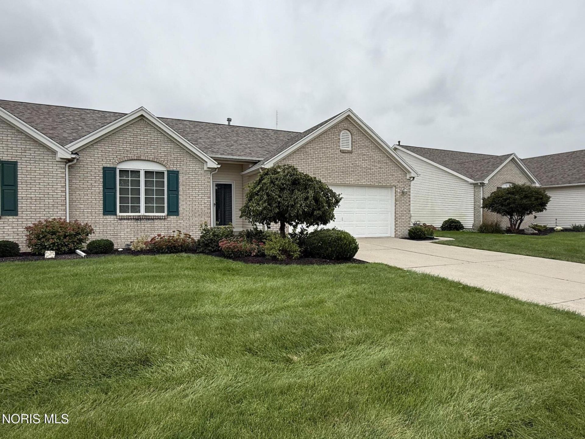 26328 W Wexford Drive, Perrysburg, OH 43551 Main Photo