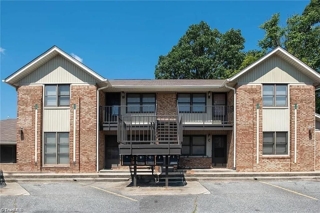 211 Mciver Street, Greensboro, NC 27403 Main Photo