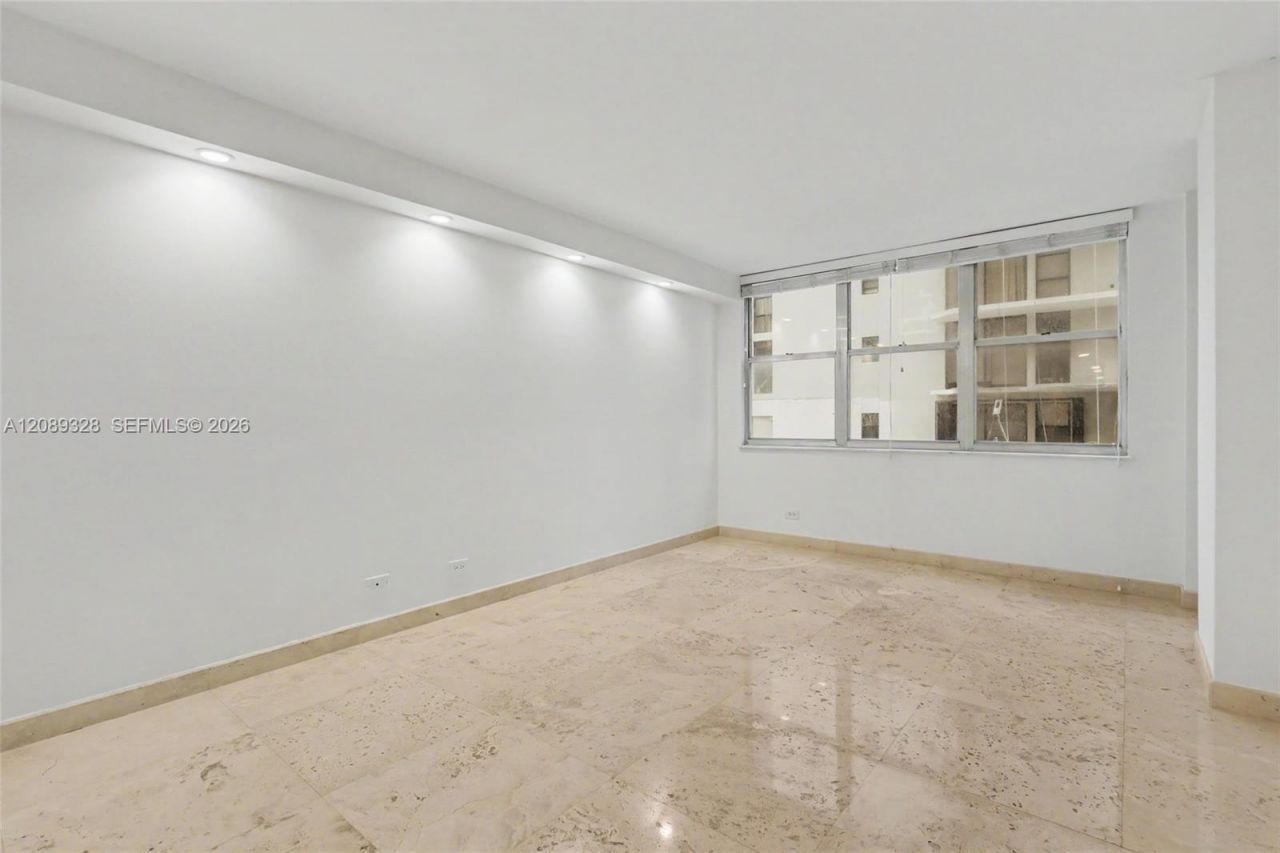 6039 Collins Ave , Unit 407, Miami Beach, FL 33140 Photo