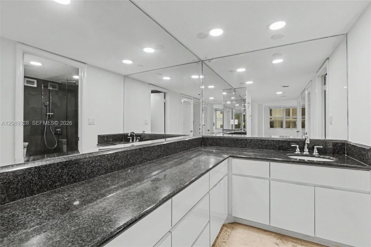 6039 Collins Ave , Unit 407, Miami Beach, FL 33140 Photo