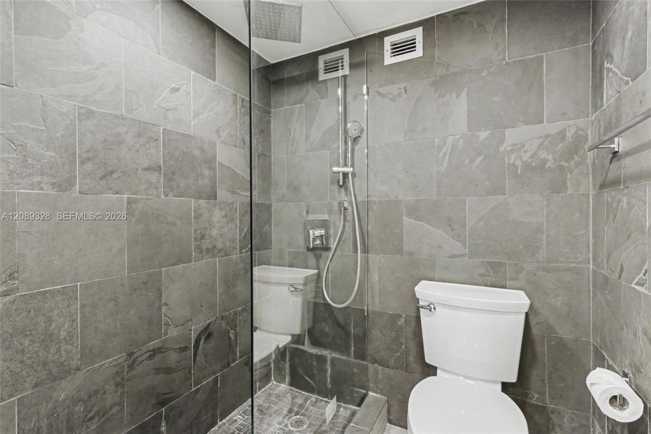 6039 Collins Ave , Unit 407, Miami Beach, FL 33140 Photo