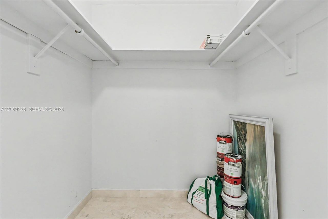6039 Collins Ave , Unit 407, Miami Beach, FL 33140 Photo