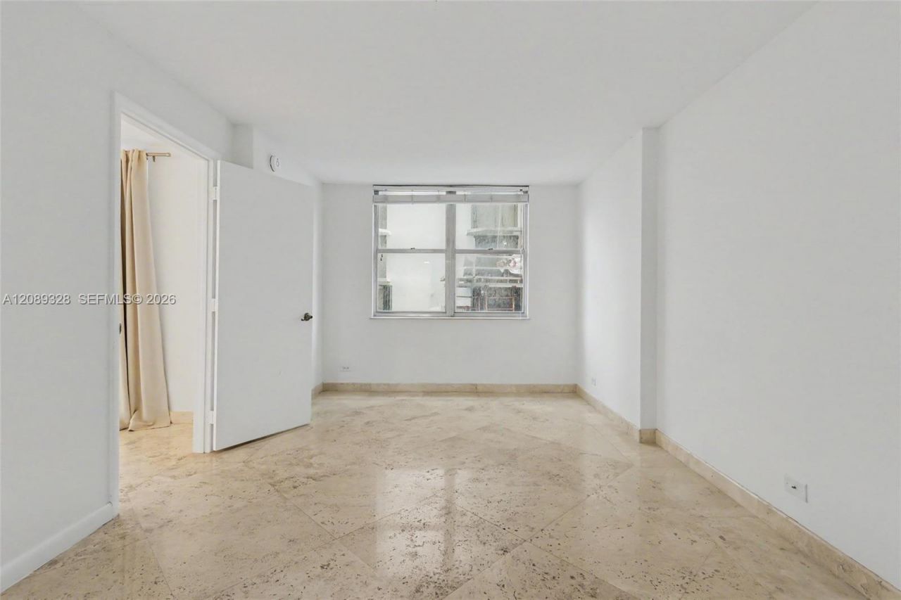 6039 Collins Ave , Unit 407, Miami Beach, FL 33140 Photo