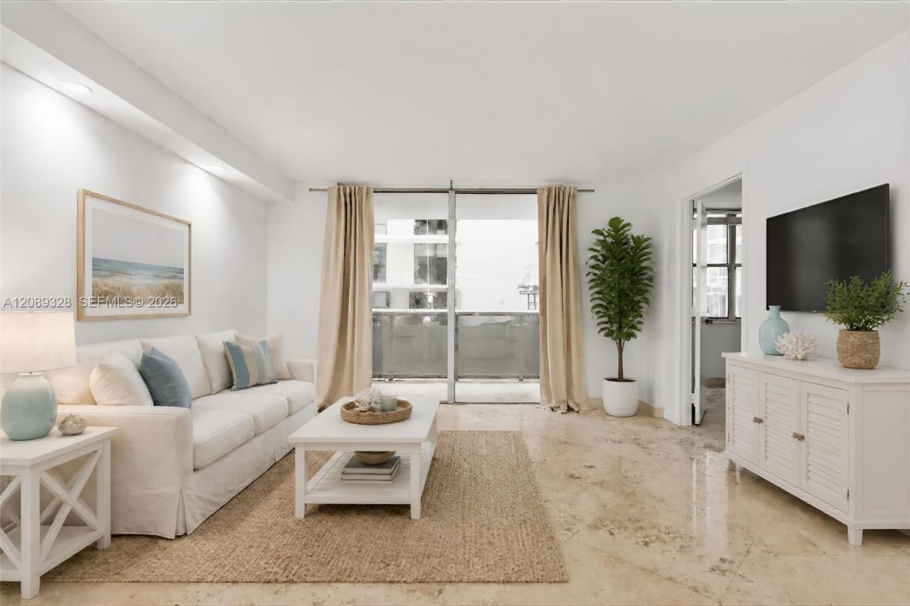 6039 Collins Ave , Unit 407, Miami Beach, FL 33140 Photo