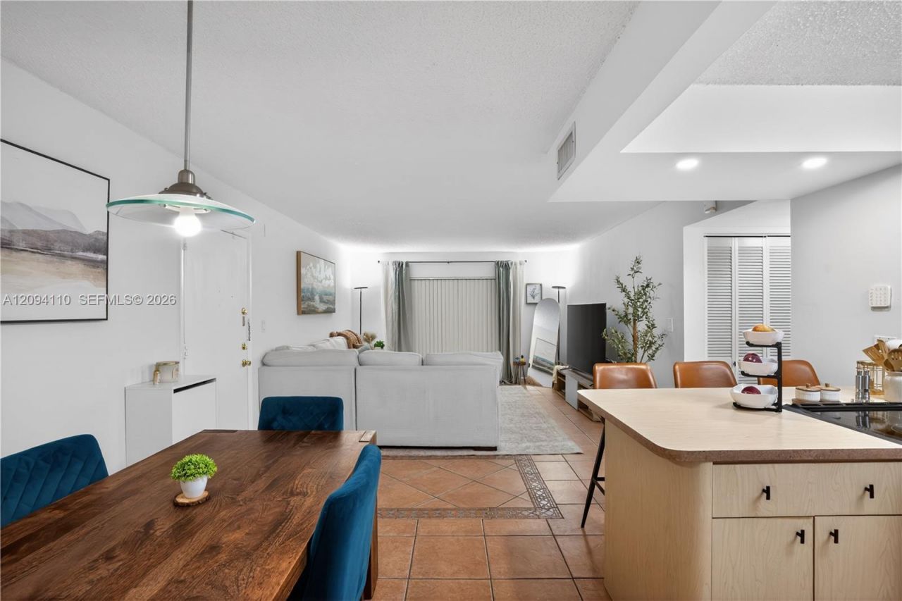 7221 Miami Lakes Dr, Unit A21, Miami Lakes, FL 33014 Photo